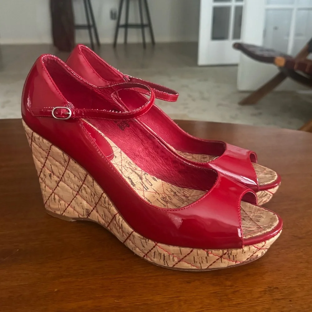 Ziginy Camille II Red Patent Leather Cork Wedge Mary Jane Peep Toe Sandals 9